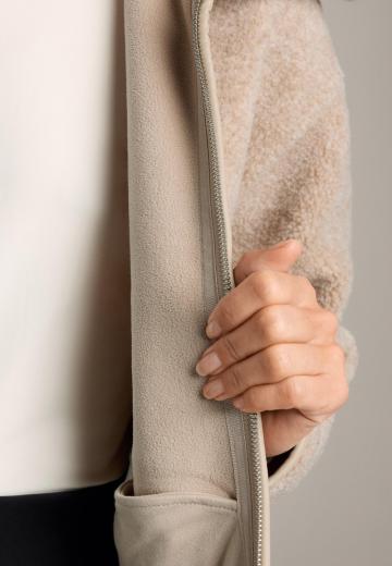 Короткое пальто