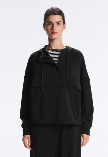 Пуловер с капюшоном