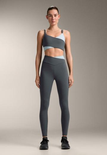 Спортивный бюстгальтер