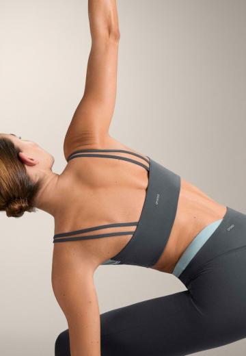 Спортивный бюстгальтер