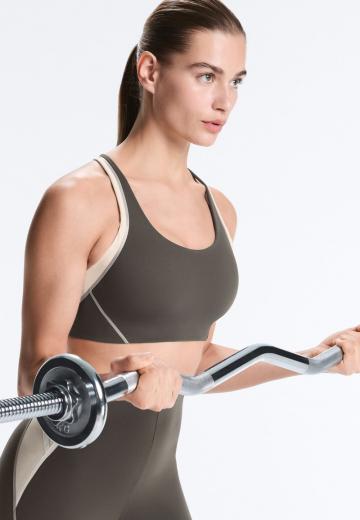 Спортивный бюстгальтер