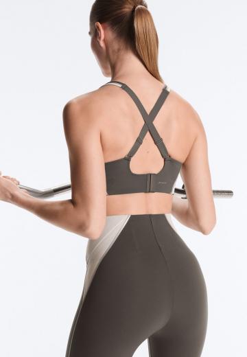 Спортивный бюстгальтер