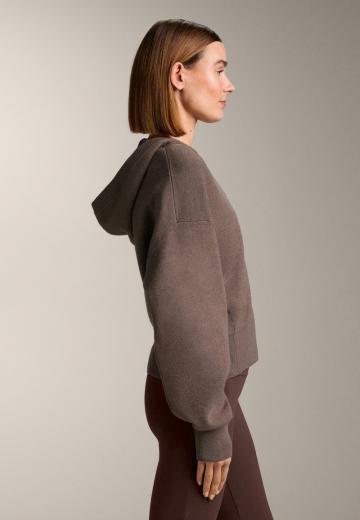 Спортивная толстовка