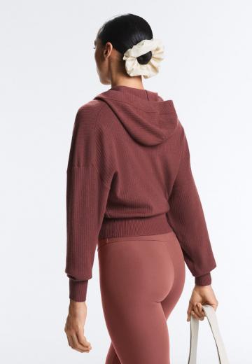 Спортивная толстовка