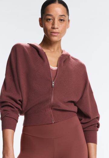 Спортивная толстовка