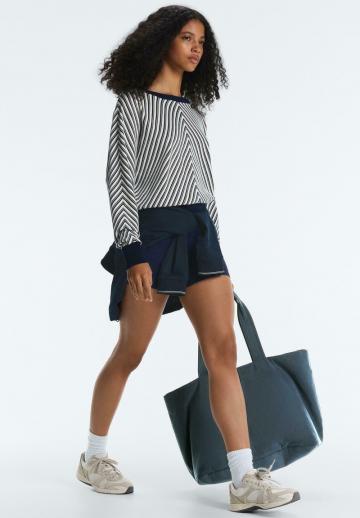 Пуловер в полоску