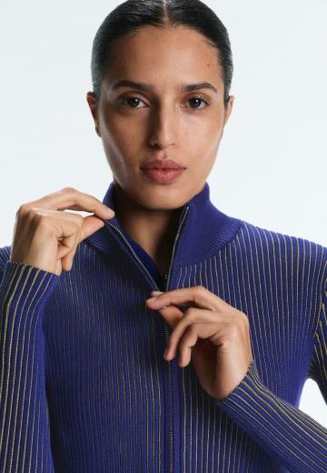 Спортивная куртка