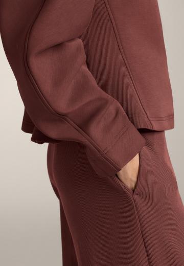 Спортивная толстовка