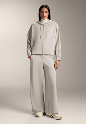 Спортивная толстовка