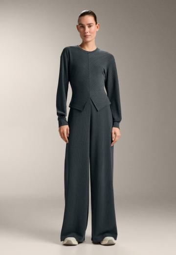 Спортивная толстовка