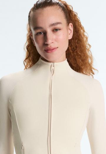 Спортивная куртка