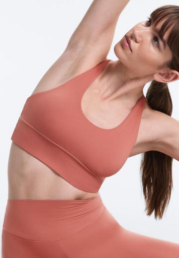 Спортивный бюстгальтер