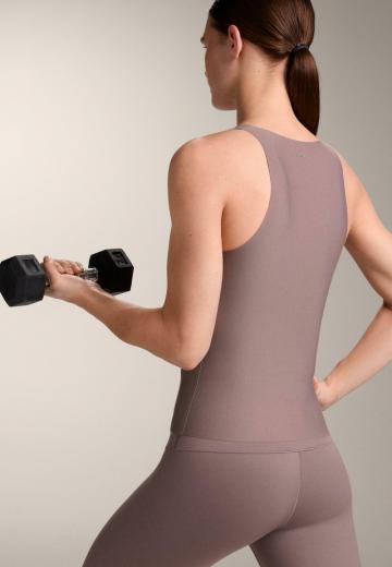 Спортивный топ