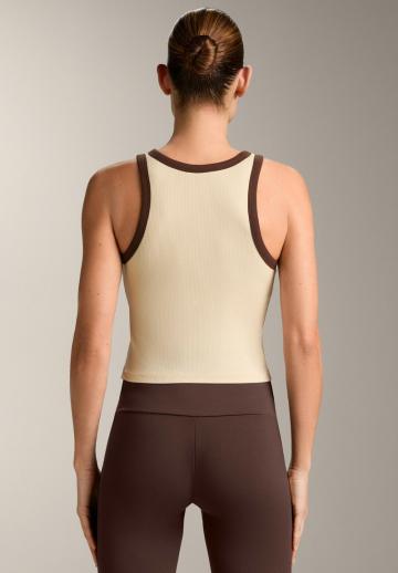 Спортивный топ