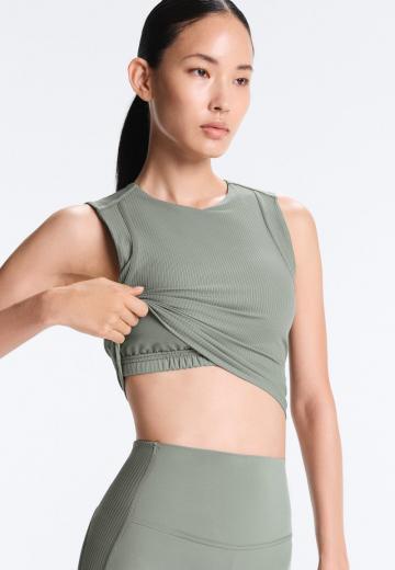 Спортивный топ