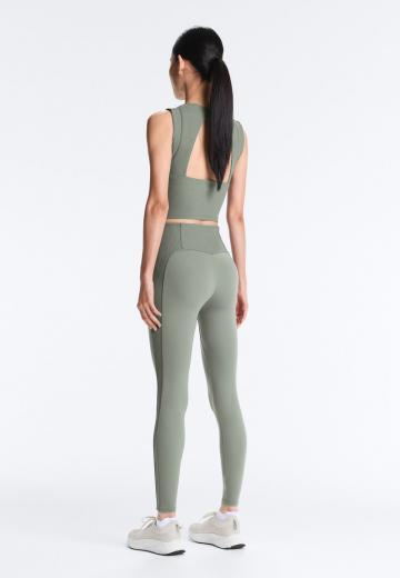 Спортивный топ