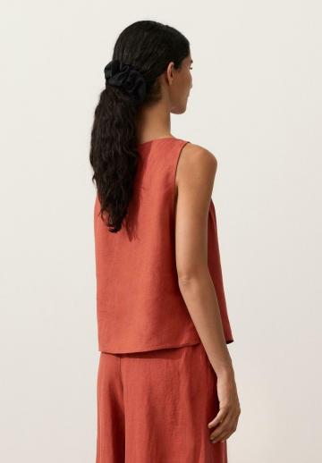 Блузка без рукавов