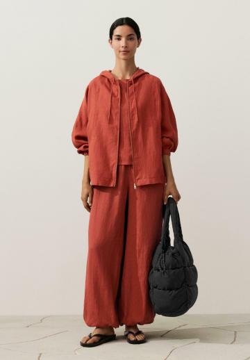 Блузка без рукавов