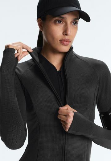 Спортивная куртка