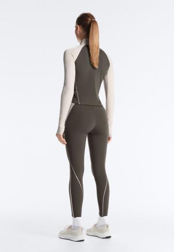 Спортивная куртка