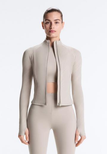 Спортивная куртка