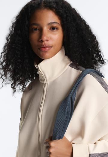 Спортивная куртка