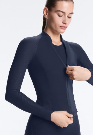 Спортивная куртка