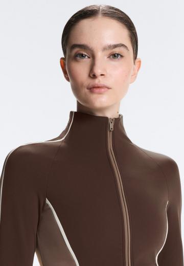 Спортивная куртка