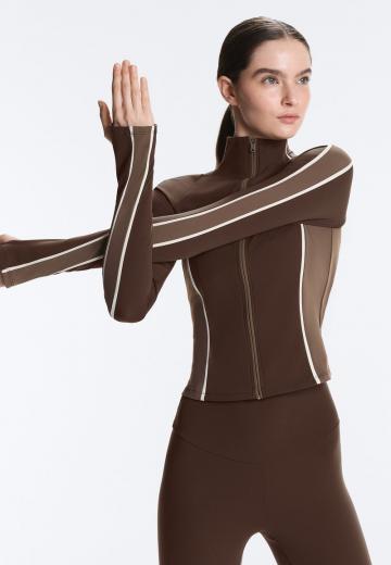 Спортивная куртка