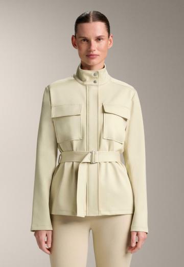 Куртка с накладнымит карманами