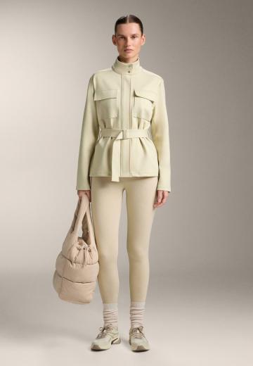 Куртка с накладнымит карманами