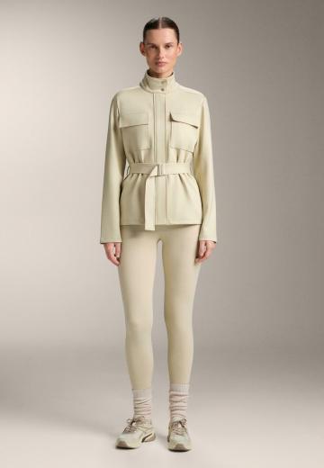 Куртка с накладнымит карманами