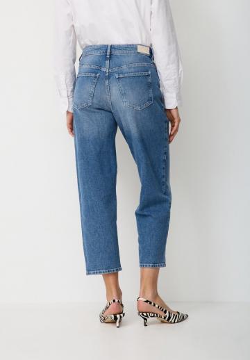 Короткие джинсы