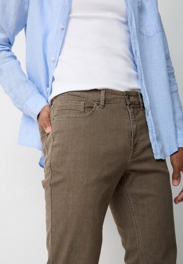 Прямые джинсы