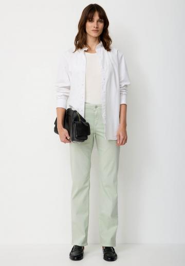 Прямые джинсы