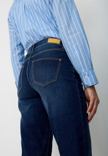 Прямые джинсы
