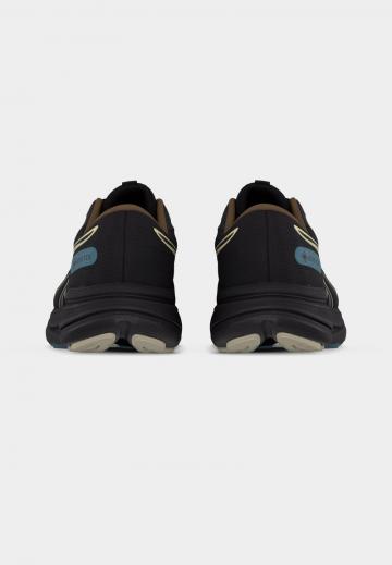 Беговые кроссовки