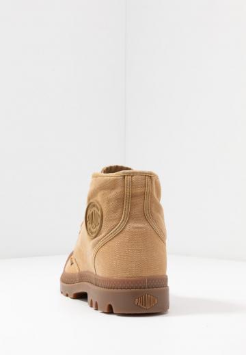 Ботинки на шнуровке