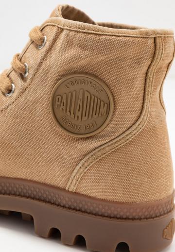 Ботинки на шнуровке