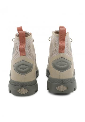 Ботинки на шнуровке