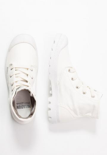 Ботинки на шнуровке