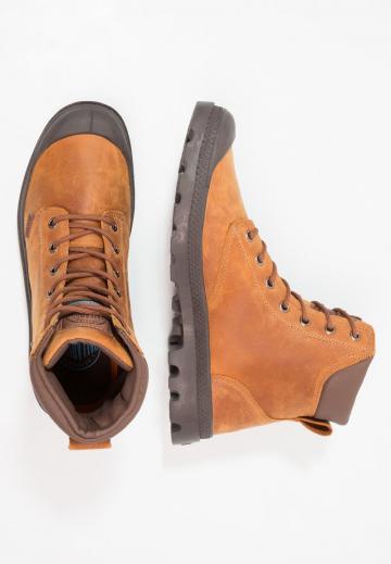 Ботинки на шнуровке