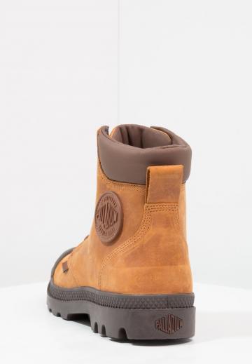 Ботинки на шнуровке