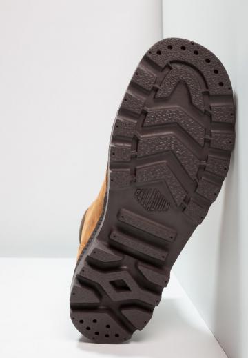 Ботинки на шнуровке