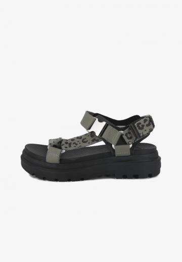 Босоножки на танкетке