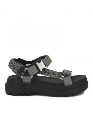 Босоножки на танкетке