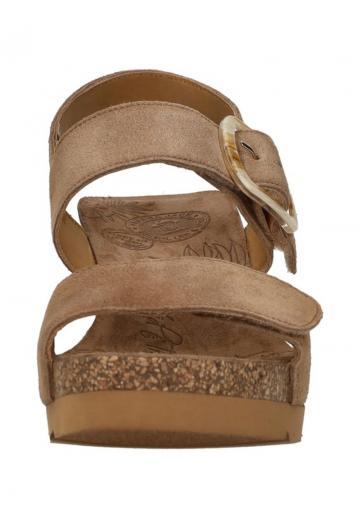 Босоножки на танкетке