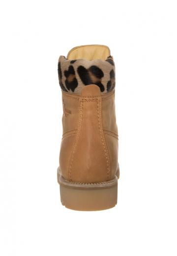 Ботинки на шнуровке