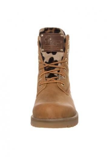 Ботинки на шнуровке