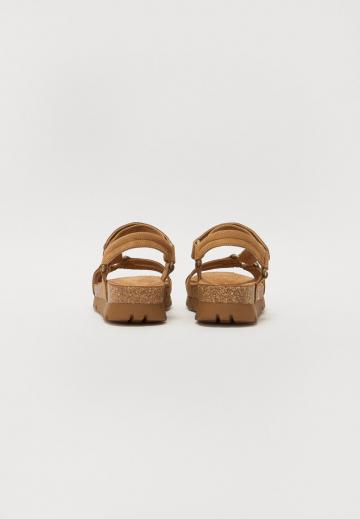 Босоножки на танкетке